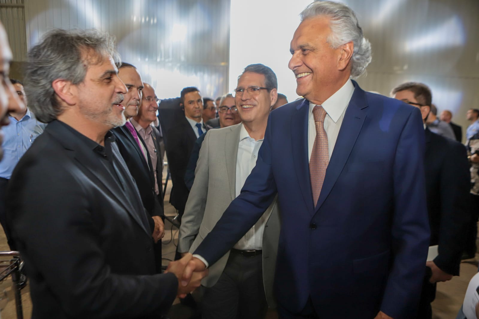 O governador Ronaldo Caiado participou ao lado do presidente da Codego, Francisco Júnior, de inauguração no Daia